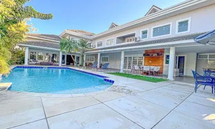 Magnífica Casa à venda Condomínio Malibu Barra da Tijuca com 984m² em terreno de 1008m²  Com 5 Suítes Todas Com Closets Sendo 1 Super Master 6 Vagas