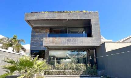 Casa Triplex à Venda Condomínio Riviera Del Sol Recreio dos Bandeirantes de 500m² Área Construída e 280m² Terreno com 5 Suítes  Piscina Churrasqueira