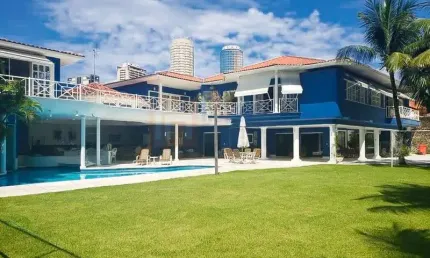 Casa à venda no condomínio alameda dos eucaliptos na barra da tijuca em terreno de 1270m² com 5 suítes piscina campo de futebol e 8 vagas de garagem