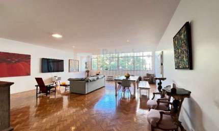 Excelente Apartamento à Venda em Copacabana Andar Alto de 265m² com Sala Ampla 4 Quartos Sendo 1 Suíte com Armários Varanda 2 Vagas de Garagem