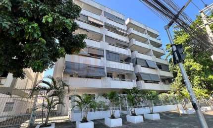 Oportunidade!!!... Apartamento Semi Mobiliádo à Venda Freguesia de 50m²  1 Suíte com armários Sala para 2 Ambientes Varanda Cozinha 1 Vaga de Garagem