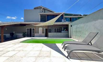 Locação ou Venda Recreio dos Bandeirantes com 345m²  em Terreno 305m²  3 Salas Estar Jantar e TV 4 Suítes Varanda Gourmet Piscina 4 Vagas de Garagem