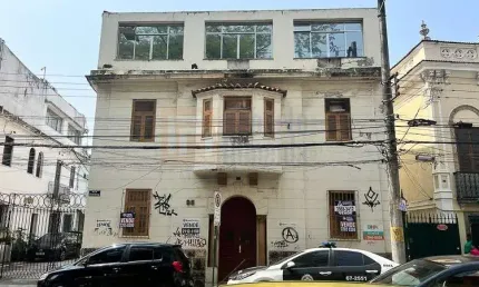 Prédio Comercial e Residencial à Venda em Botafogo Próximo à Estação do Metrô com 3 Pavimentos com 268m²  em Terreno de 90m²