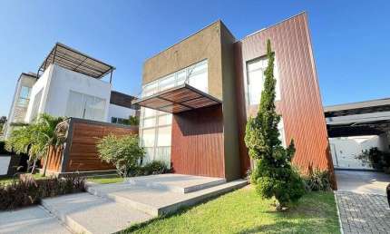 Magnífica Casa Mobíliada à Venda no Condomínio Disegno Barra da Tijuca de 600m² com 4 Suítes Terraço Piscina Sauna Churrasqueira 4 Vagas de Garagem