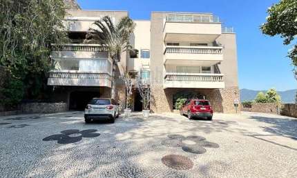 Excelente cobertura duplex à Venda na Lagoa Rodrigo de Freitas de 208m²  4 Quartos Sendo 1 Suíte Sala Ampla 2 ambientes Varanda 2 Vagas de Garagem