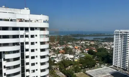 Cobertura Duplex Reformada e Decorada com Vista Mar à Venda Condomínio Barra Bali 160m² com 3 Quartos Sendo 1 Suíte Cozina Planejada Piscina 2 Vagas