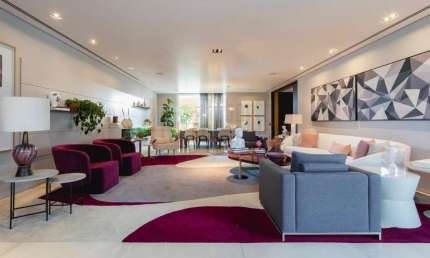Magnífica Cobertura Duplex no Jardins de 780m² com 4 Suítes Sendo 1 Master com Closet Salão com 3 Ambientes Escritório Piscina 4 Vagas de Garagem