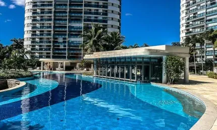 Lindo Apartamento Mobilíado Decorado no Santa Mônica Jardins Condomínio Club Barra da Tijuca de 260m² com 4 Suítes 3 Vagas de Garagem Rico em Armários