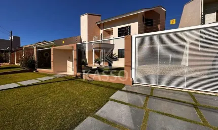 SOBRADO COM EXCELENTE SOBRA DE TERRENO E PISCINA BAIRRO COUNTRY