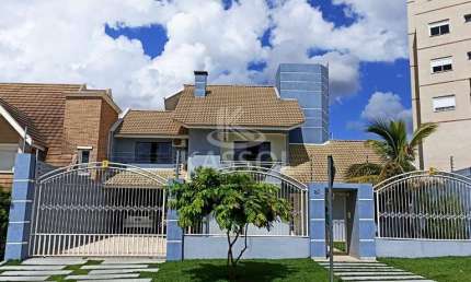 Sobrado Triplex, impecável próximo da academia axis, condominio Country Ville.
