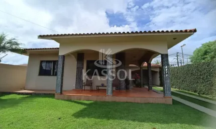 Casa em Santa Tereza do Oeste-Pr.,  1 suite e 2 quartos Edicula churrasqueira