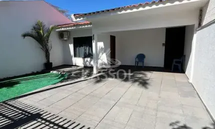 Casa com 03 dormitórios e piscina - canada- cascavel, 02 vagas, sobra terreno