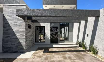Casa recém-construída no Bairro Tropical 3, Cascavel-PR