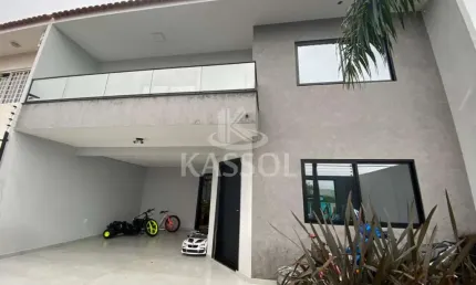 Sobrado à Venda  entre o   Jardim Cristal e Recanto Tropical - R  950.000,00