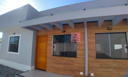 Casa em condomínio fechado com 2 quartos à venda na Rua Georgilei Rodrigues, Jardim Atlântico Central (Itaipuaçu), Maricá, 70 m2 por R$ 450.000