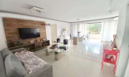 Apartamento na Pituba com 4 quartos sendo 3 suítes, 180m² à venda por R$ 800.000,00