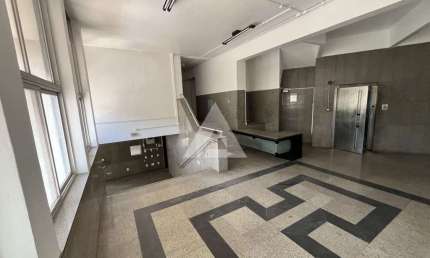 Prédio com 1.000,00 m² para alugar por R$ 38.000,00 - Garibaldi - Salvador/BA