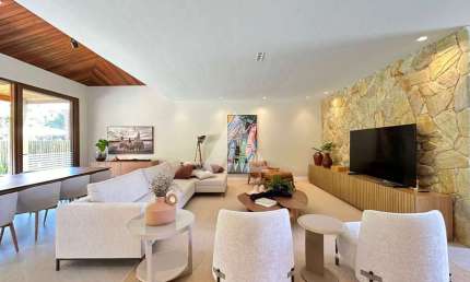 Casa na Praia do Forte PORTEIRA FECHADA com 5 suítes, 526m² à venda por R$ 4.950.000,00