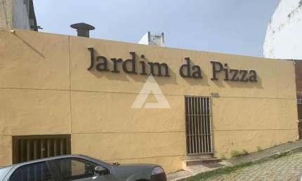 Casa no Rio Vermelho com 314m² à venda por R$ 800.000,00