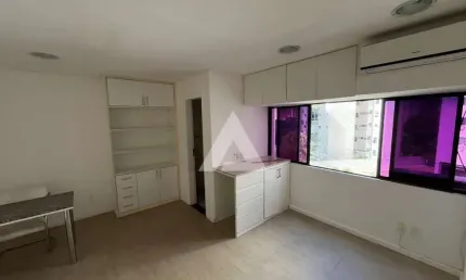 Sala comercial à venda na Rua Humberto de Campos, 282, Graça, Salvador