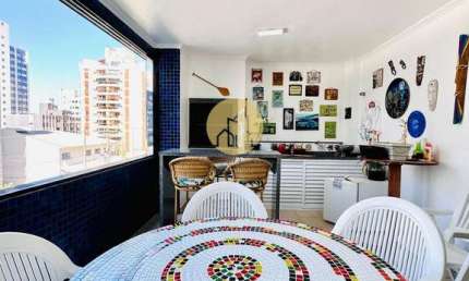 Apartamento com 343,69m² de Área total a 100 metros do mar, próximo a D'Vicz