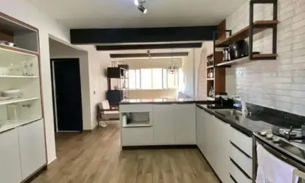 Apartamento 100 metros do mar - 1 suíte + 2 dormitórios - Balneário Piçarras/Centro