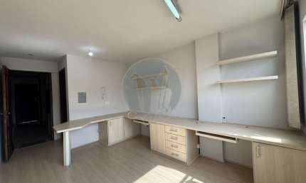 Conjunto Comercial à venda, 18.45 m2 por R$115000.00  - Centro - Curitiba/PR