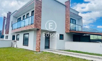 Sobrado à venda no bairro guarda do cubatão - palhoça/sc