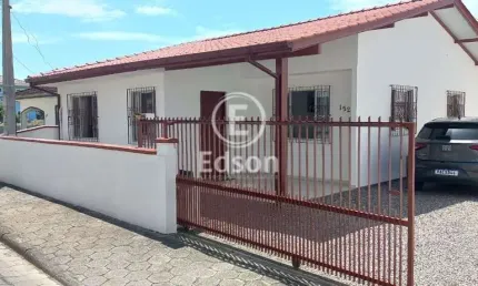 Casa à venda no bairro Barra do Aririú - Palhoça/SC