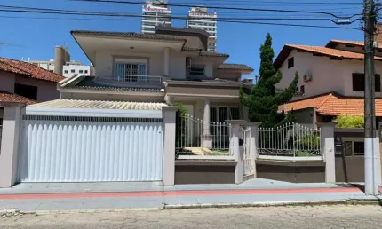 Casa com 3 quartos à venda no Centro, Palhoça 