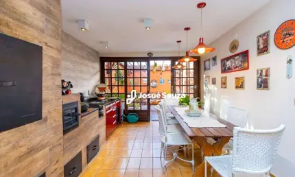 Sobrado com 4 dormitórios à venda, 240 m² por R$ 1.200.000,00 - Jardim das Américas - Curitiba/PR