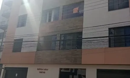 Excelente Cobertura à venda de frente no centro da cidade