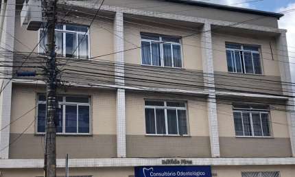Lindo apto térreo, área externa, 4/4, Bairro Fabrica