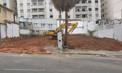 Terreno à venda na Rua Delfim Moreira, Centro, Juiz de Fora