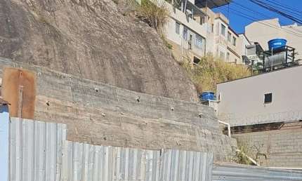 Terreno comercial para alugar na Rua Benedito Pinto, 115, São Mateus, Juiz de Fora
