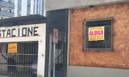Casa comercial com 4 salas para alugar na Rua Paula Lima, 103, Centro, Juiz de Fora