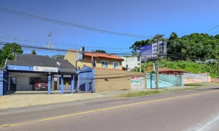 Casa com 3 quartos para alugar na Rua Eduardo Sprada, 93, Campo Comprido, Curitiba