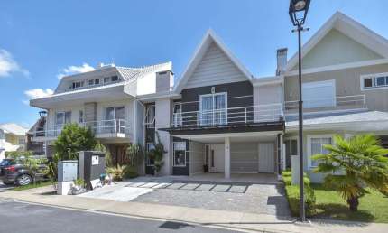 Casa Residencial no Uberaba de 350,00m² com 6 quartos - Condomínio Residencial Espaço Verde