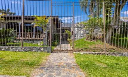Casa com 778,87 m²com 5 quartos sendo eles 5 suítes - São Lourenço