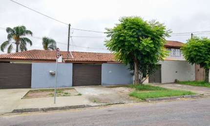 Casa com 2 quartos para alugar na Rua Professora Edmée Neal Algouver, 191, Alto Boqueirão, Curitiba