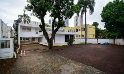 Casa comercial com 10 salas para alugar na Rua Atílio Bório, 680, Alto da Rua XV, Curitiba