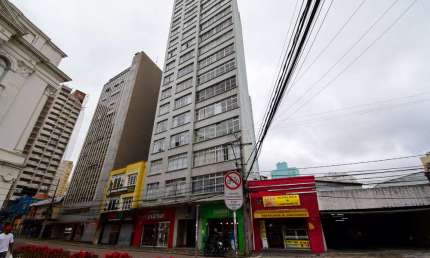 Apartamento com 2 quartos à venda na Rua Alfredo Bufren, 183, Centro, Curitiba