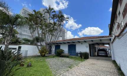 Casa comercial com 18 salas para alugar na Rua Floriano Essenfelder, 178, Alto da Glória, Curitiba