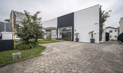 Casa comercial com 15 salas à venda na Rua Desembargador Westphalen, 1345, Rebouças, Curitiba
