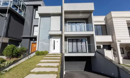 Casa com 3 quartos à venda na Rua Ângelo Bresegnello, 422, Bairro Alto, Curitiba