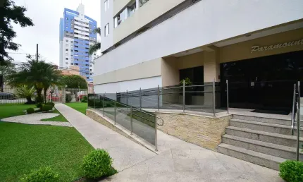 Apartamento a venda no Cabral com 2 quartos de 70m² de área total - Edifício Paramount