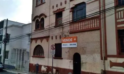 Prédio comercial e residencial, com terreno de 286,00 m², no centro