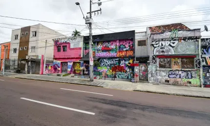 Casa comercial com 5 salas para alugar na Rua Trajano Reis, 369, São Francisco, Curitiba