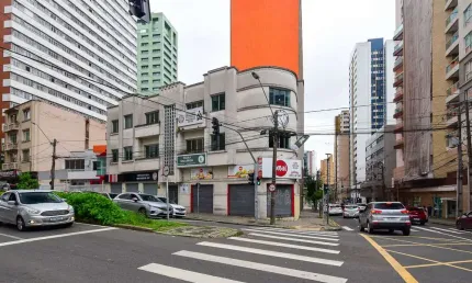 Sala comercial com 1 sala para alugar na Rua Doutor Pedrosa, 358, Centro, Curitiba