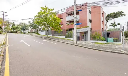 Apartamento para alugar no Bom Retiro com 3 quartos - Edifício Riolando Fransolino
